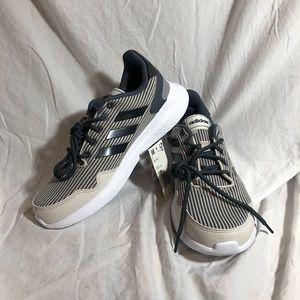 Adidas women’s tennis shoe